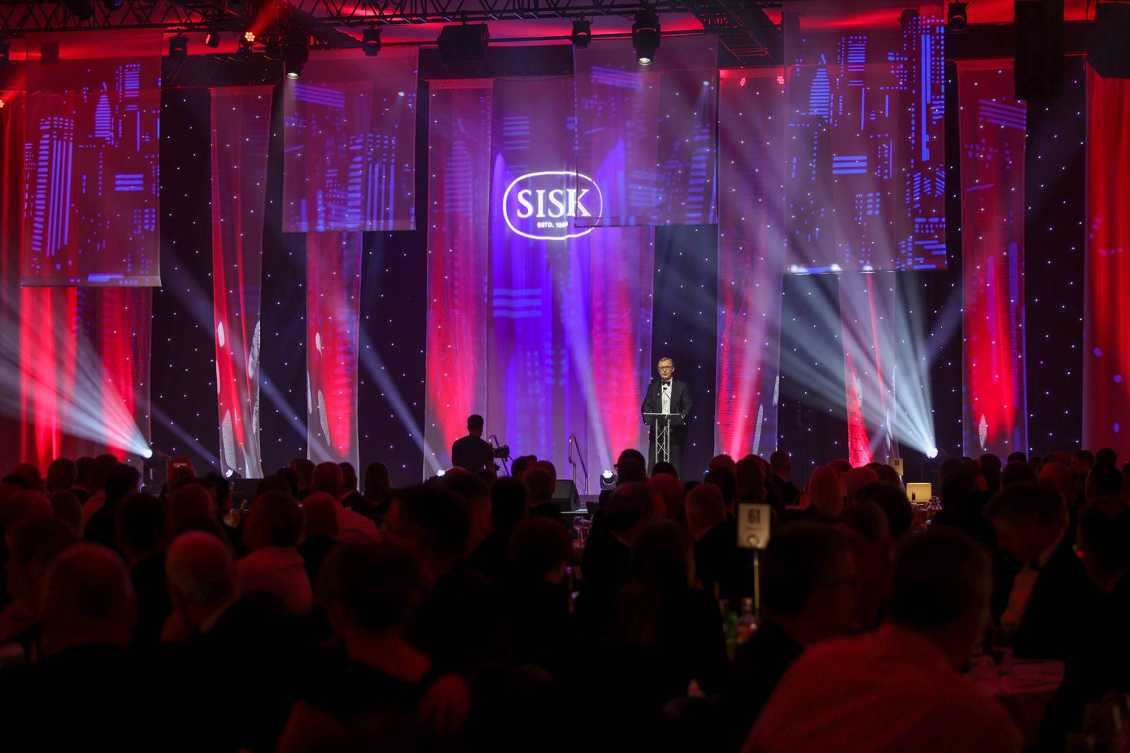 163216 Waiting Image 1