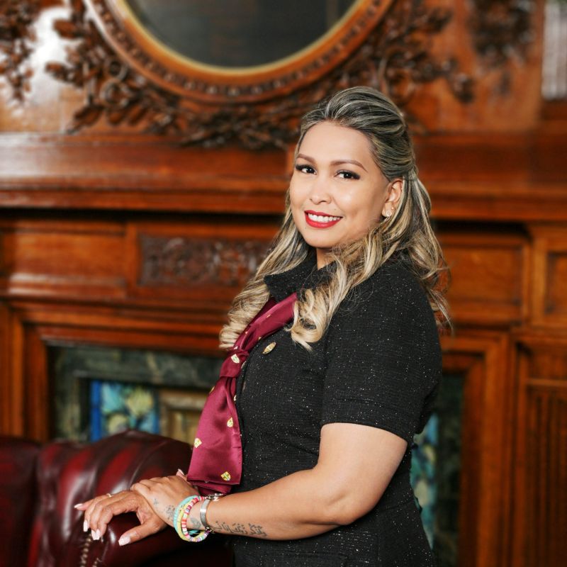 SR FICE Blur Background Portrait